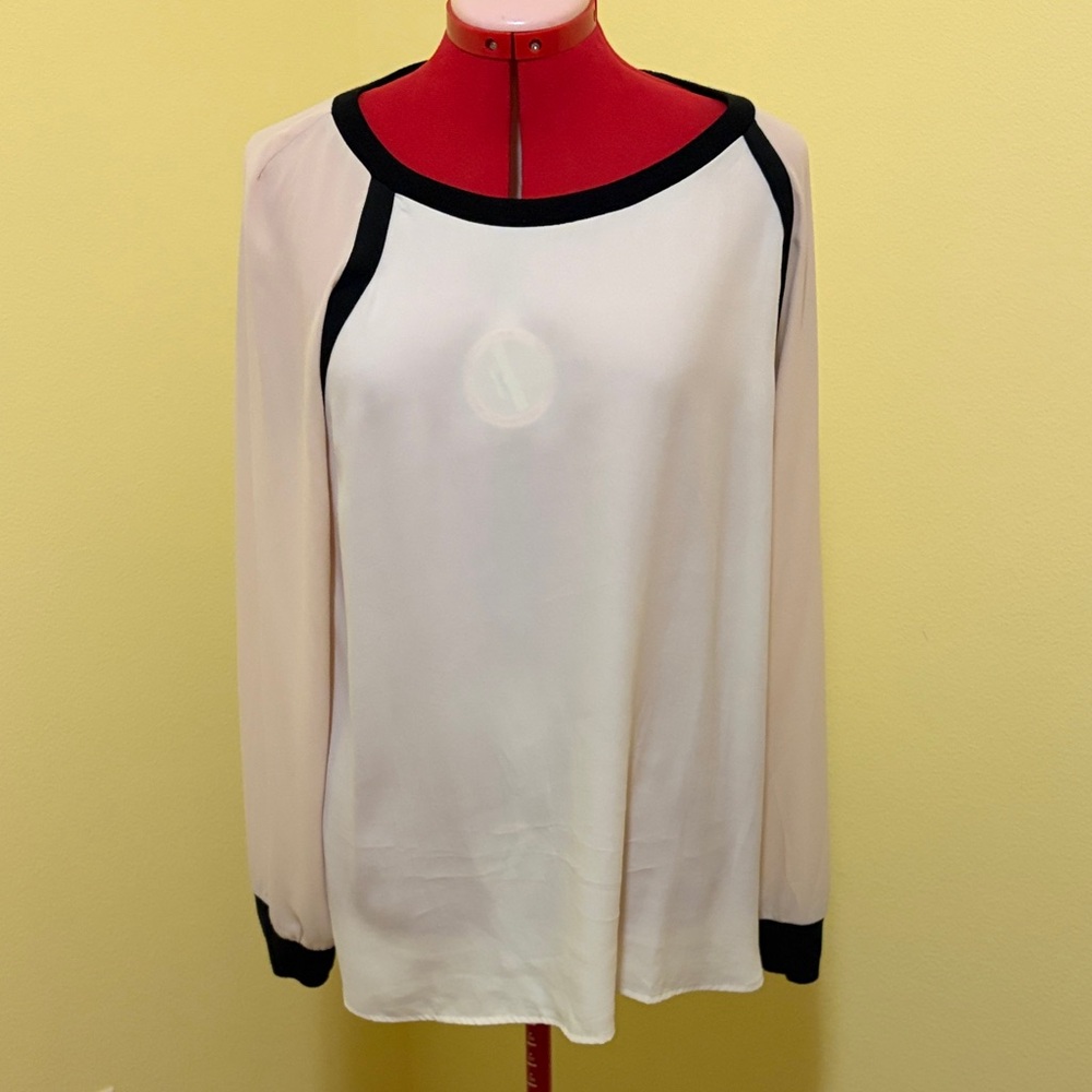 LOFT Cream and Black Women's Blouse